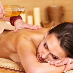 Want a Hot Oil Massage? 5 Ways to Look for a Spa