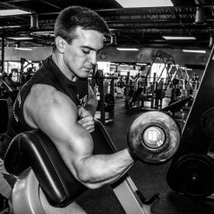 Here’s How a Physical Trainer in Deerfield Beach Can Help You to Find Your Confidence